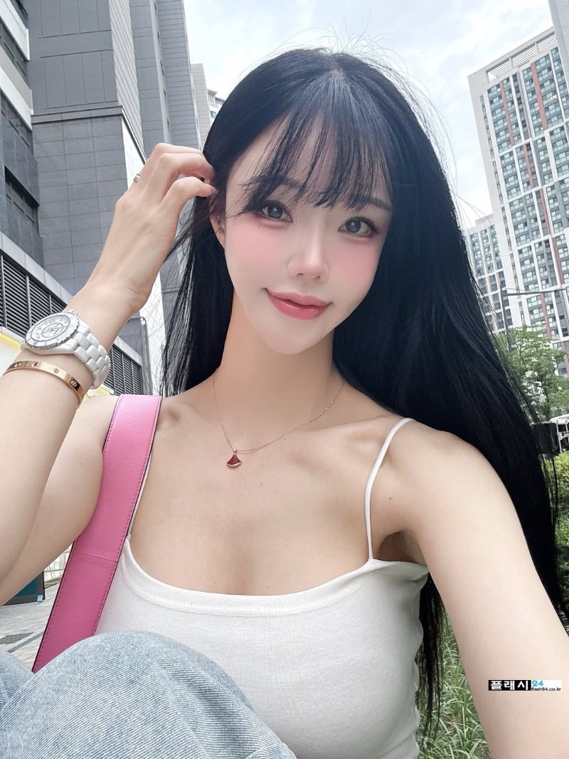 이게 바로 민한나 레이싱 모델의 옷 차림이지-2