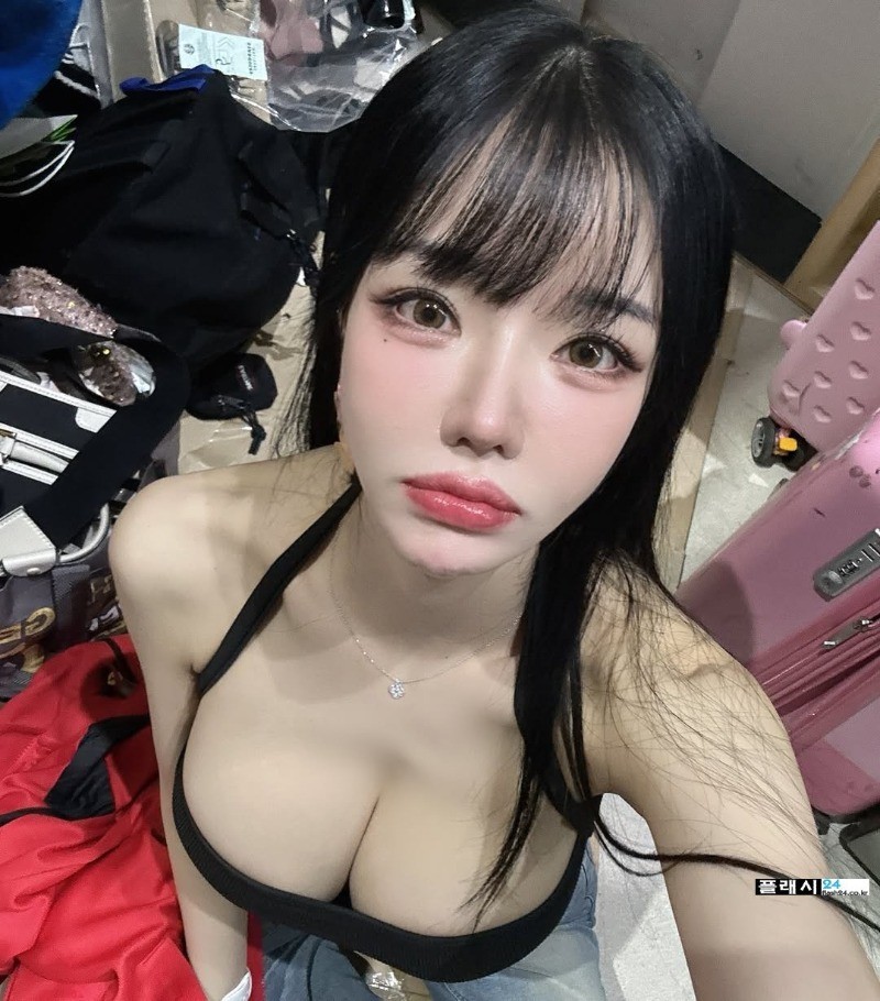 이게 바로 민한나 레이싱 모델의 옷 차림이지-3