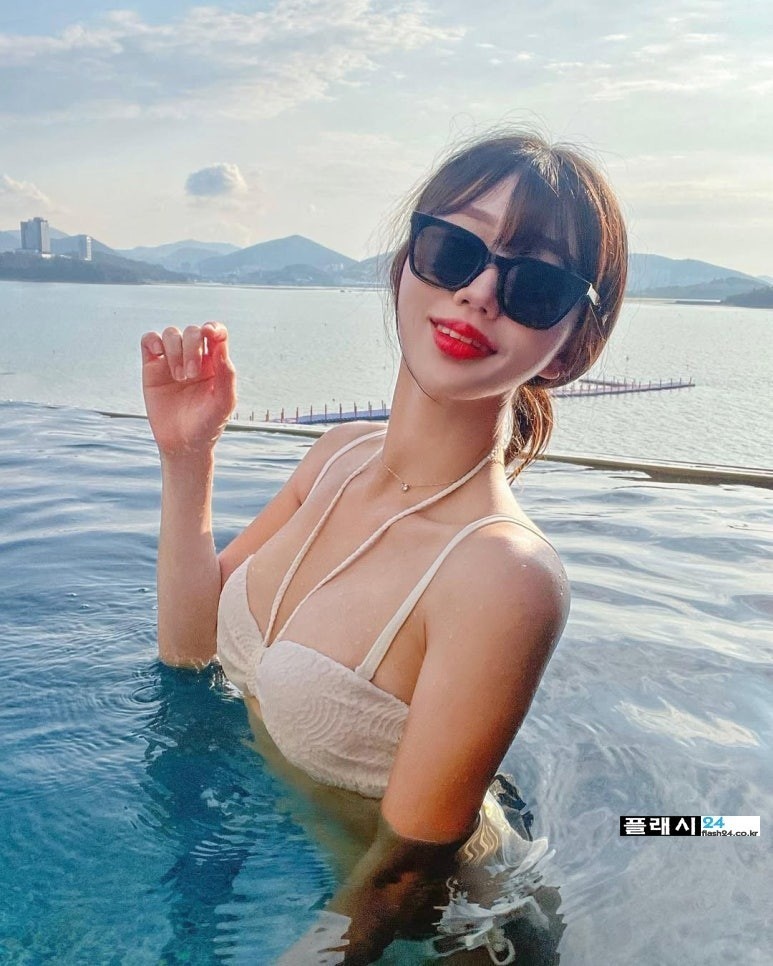 치어리더 조다정 호텔 수영장-6