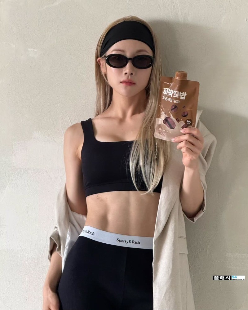 유부녀 심으뜸 장난 없구나-9