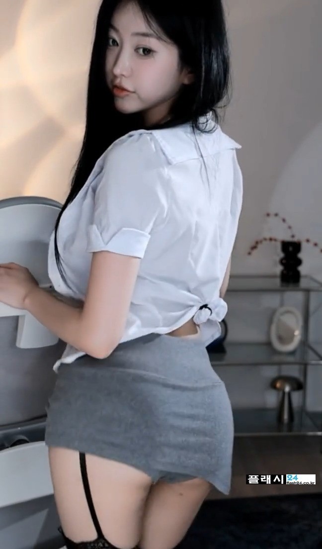 회색 치마입고 내미는하니니-6