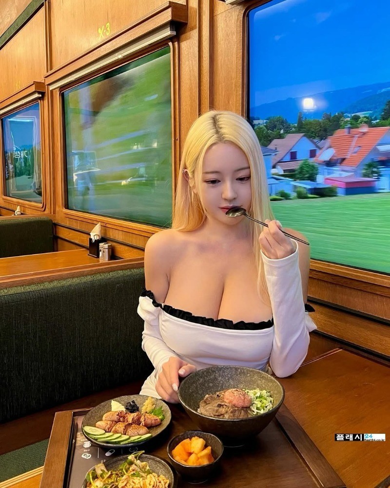 몸매에 자신감있는 인플루언서-20