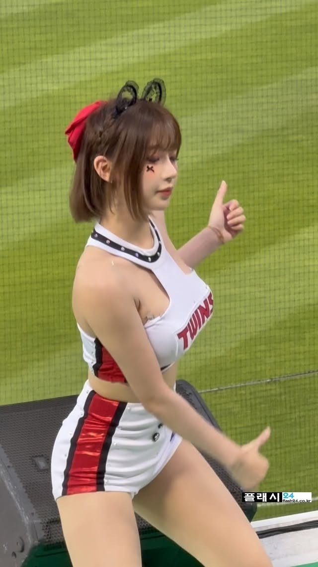 단발로 변신한 이주은 치어리더