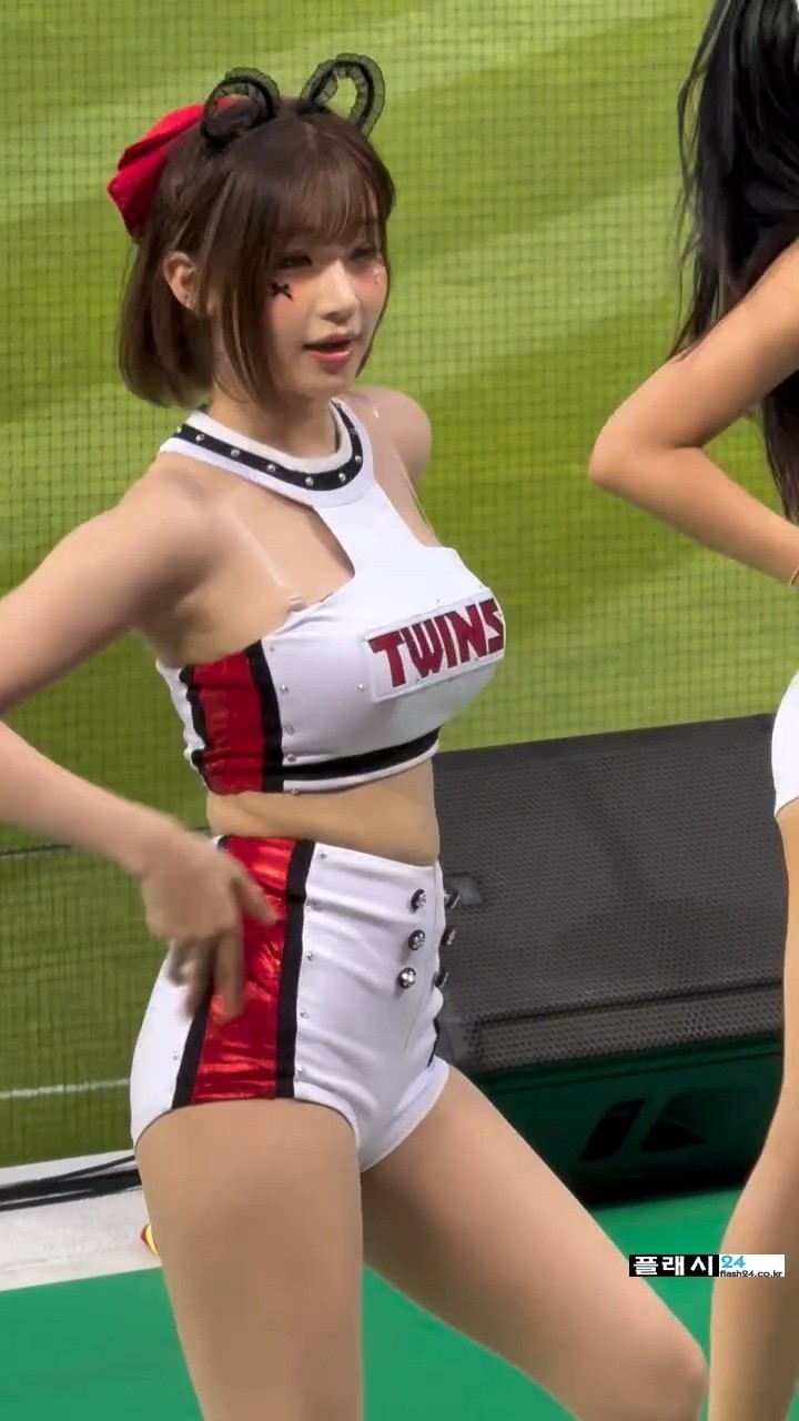 단발로 변신한 이주은 치어리더-5
