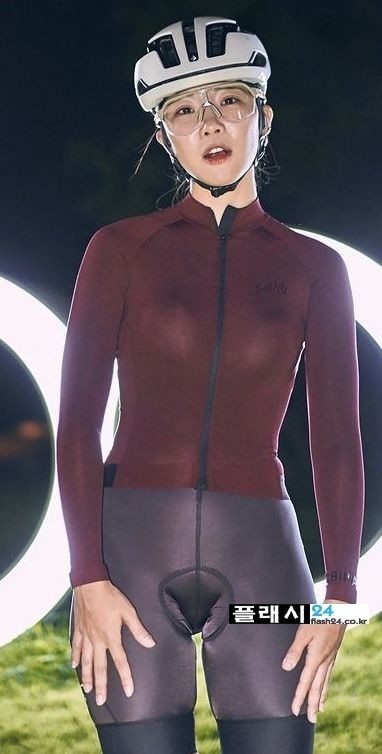 시선이 가는 자전거 타는 처자들-9