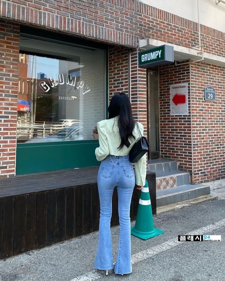 눈을 즐겁게 만드는 슬랜더 청바지 누나들
