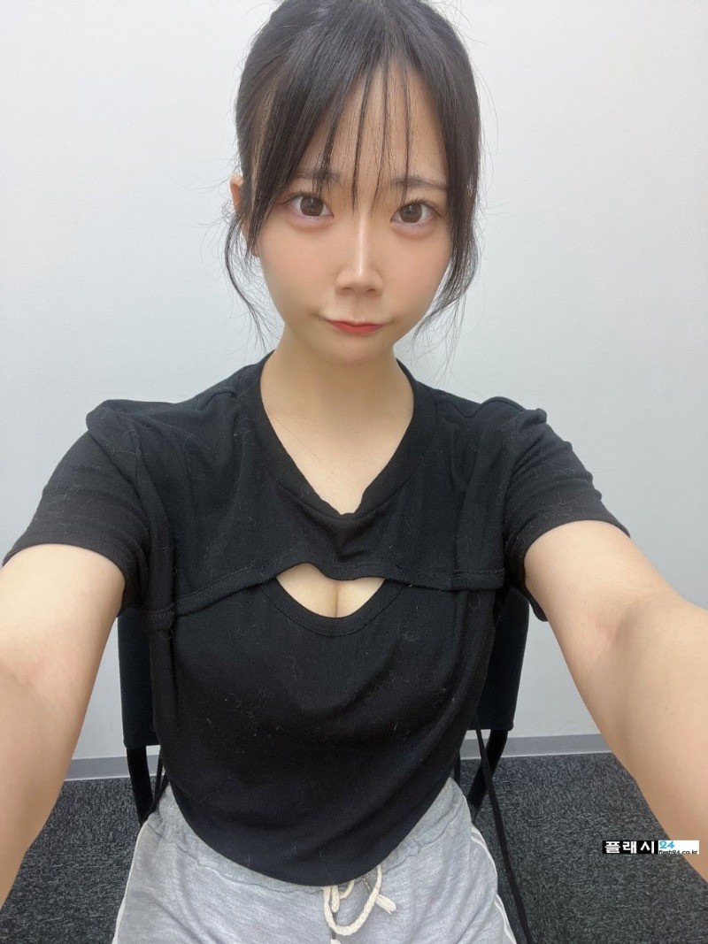 7월 피부 미드 몸매 쩌는 배우 사쿠라 유노-4