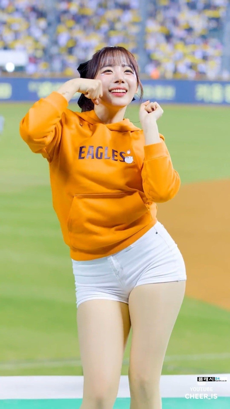 꿀벅지 빛나는 하지원 치어리더