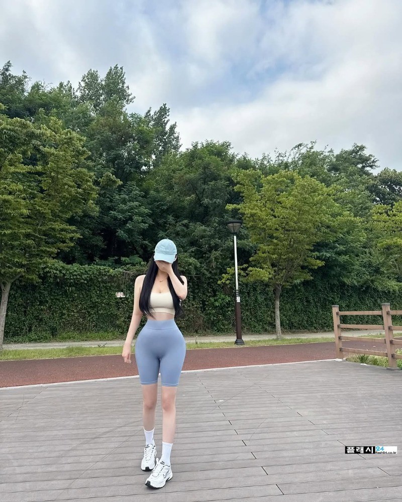 운동나온 리나 민폐녀였어-2