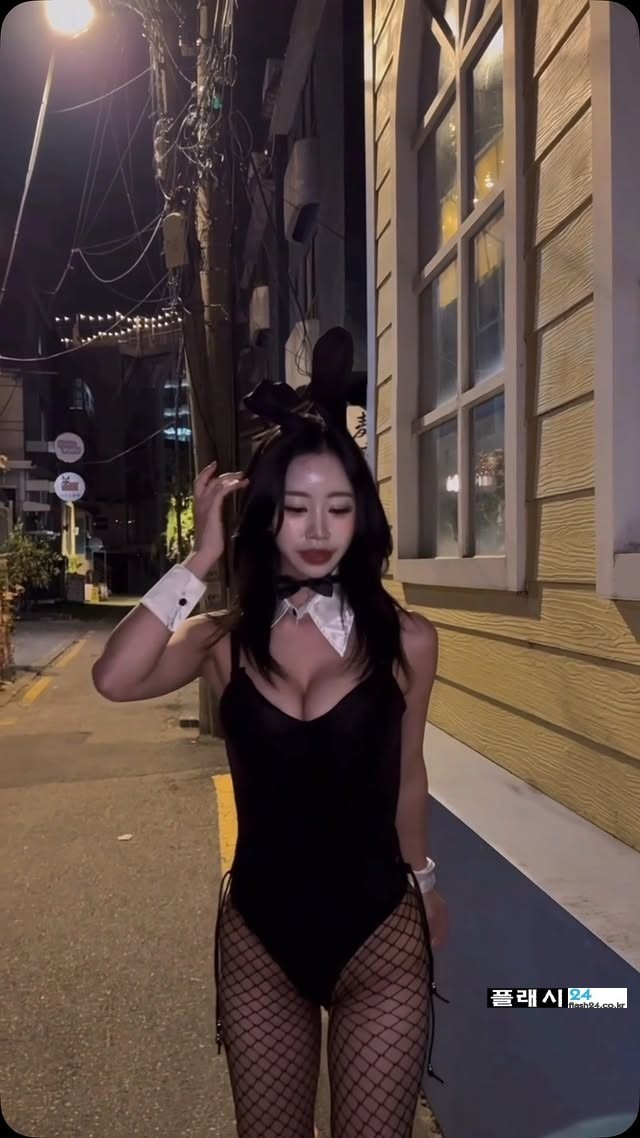 좋은 의상으로 워터밤에 놀러간 인플루언서-6
