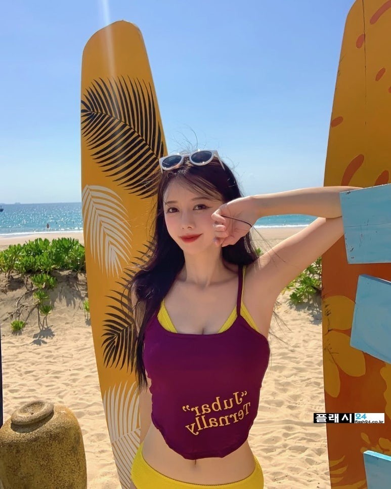 이아영 치어리더 흠잡을 곳 없는 수영복