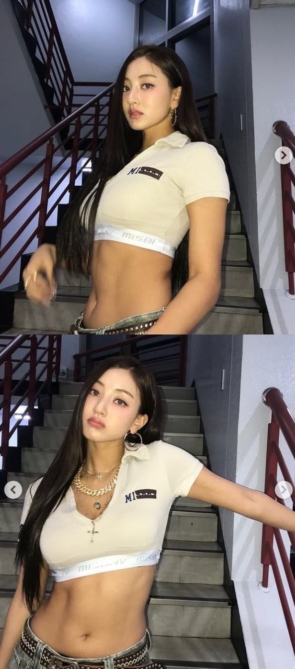 리더는 묵직해야 된다.. 지효 복근