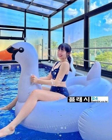 수영복을 입어도 건강한 치어리더 하지원-3