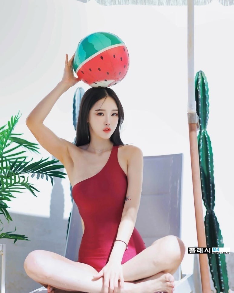 스포티한 모델 유리안 크기가 다르다-6