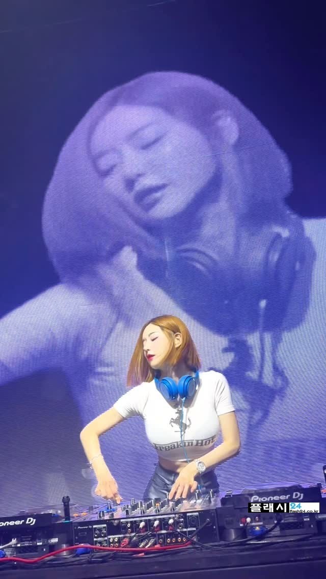 행사 열심히 뛰는 DJ 소다-5
