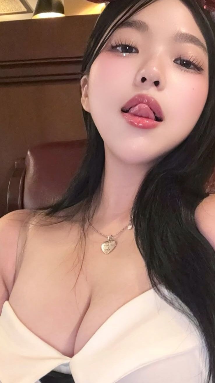 가제로 언더붑 튜브탑 빨간 비키니 좋은 각도-4
