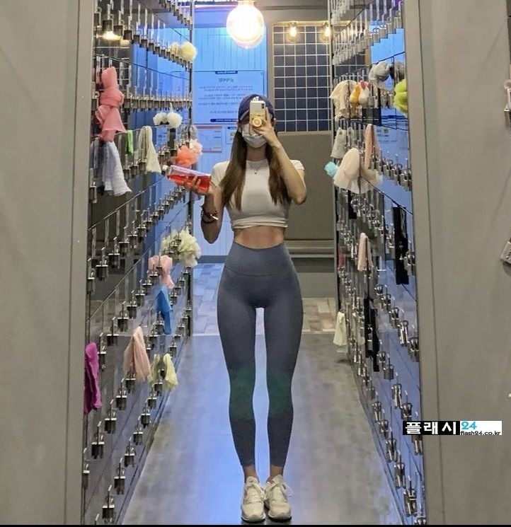 락커룸 누나의 레깅스 골반 수준-2