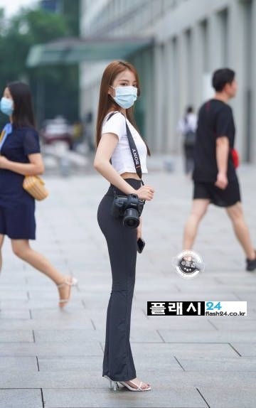 요즘 눈에 자주 보이는 처자들 패션-8