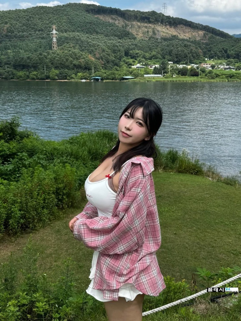 옐랑 워터밤 그녀의 일상-13