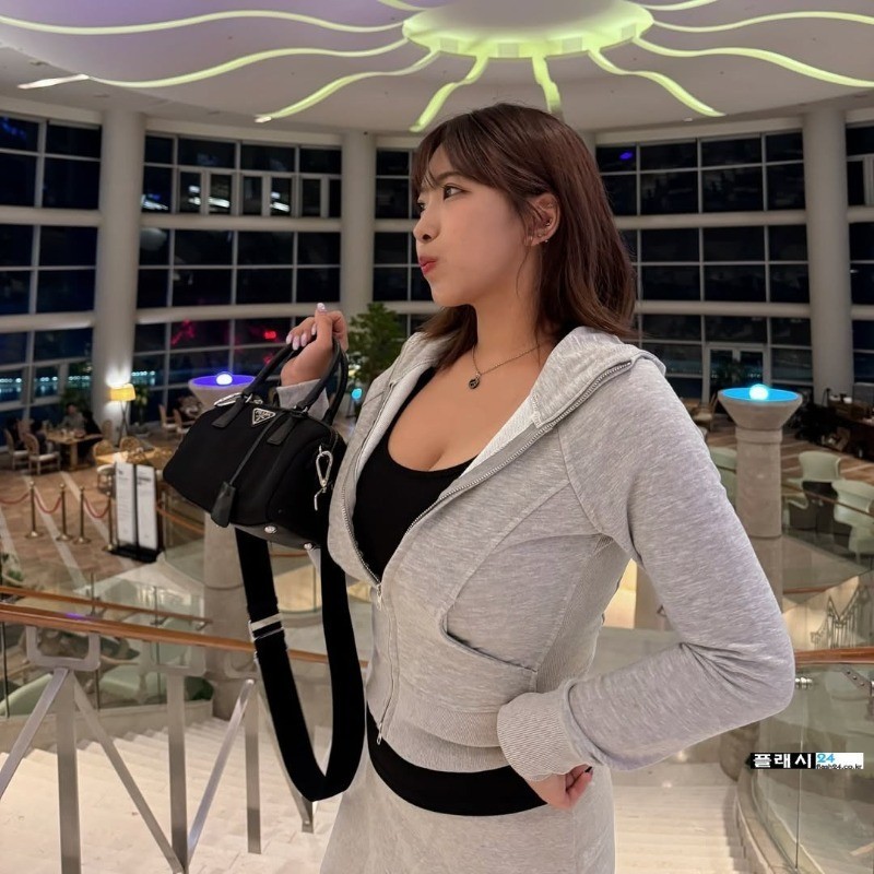 옐랑 워터밤 그녀의 일상-15