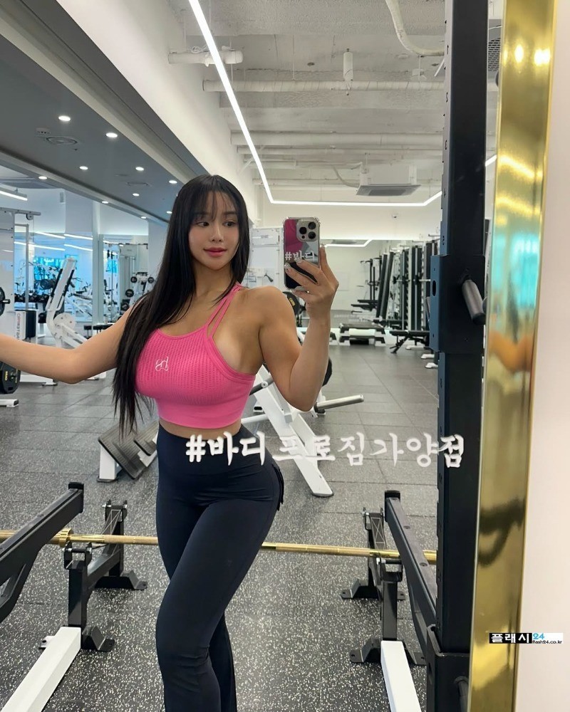 헬스장에는 이런 누나가 꼭 필요하죠-3