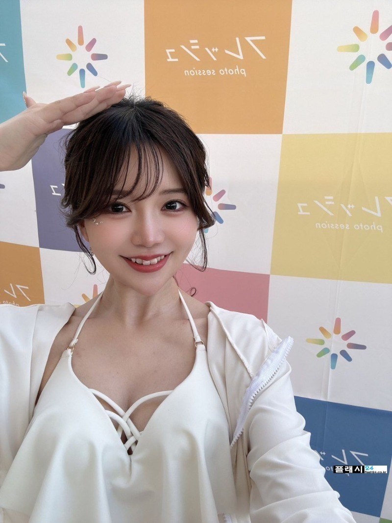 미모가 출중한 아나운서 출신 배우 와카 나츠키-2