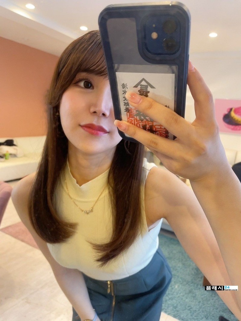 미모가 출중한 아나운서 출신 배우 와카 나츠키-6