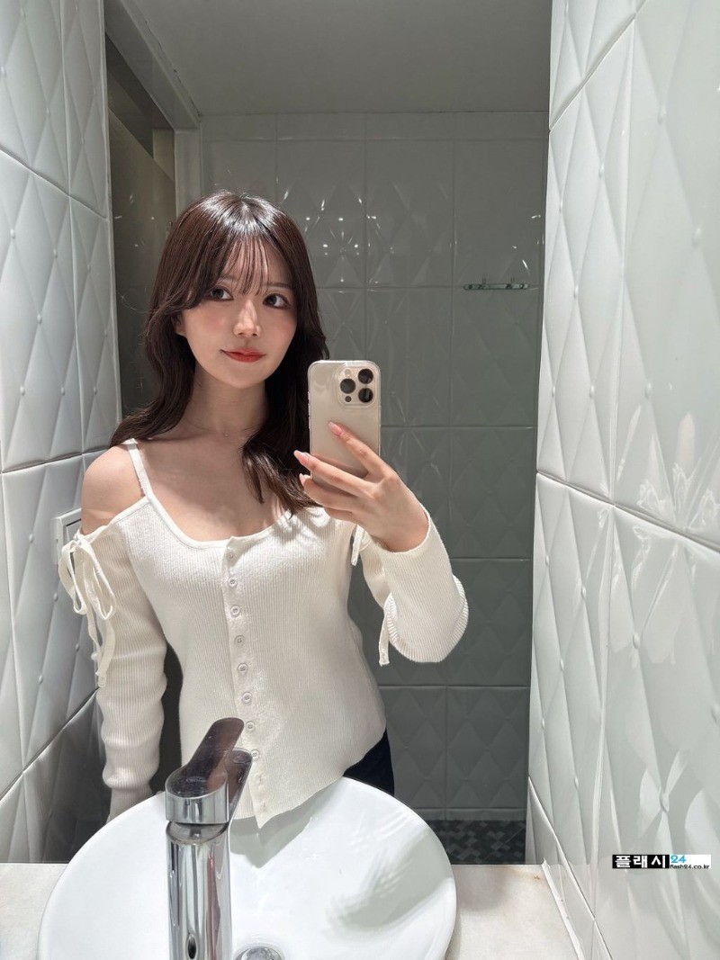 미모가 출중한 아나운서 출신 배우 와카 나츠키-8