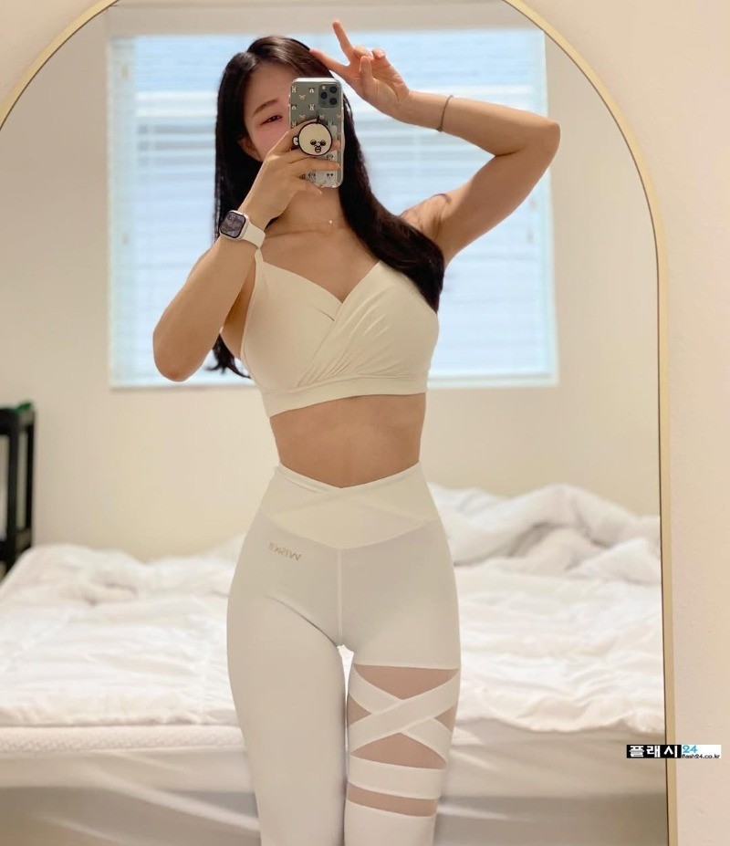 김영지 타이트한 레깅스 셀카-8