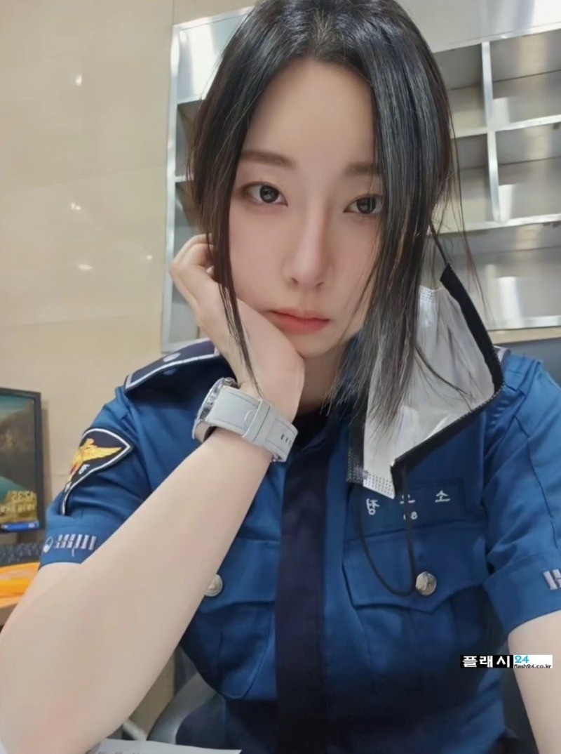 잡혀가고 싶다는 실제 여경 누나-19