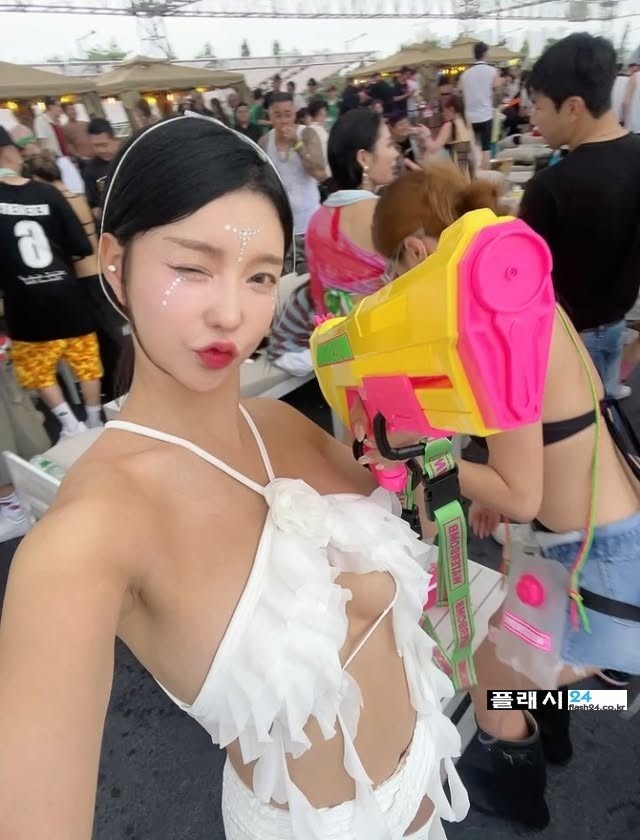 워터밤의 그녀 최인혜 인스타-2