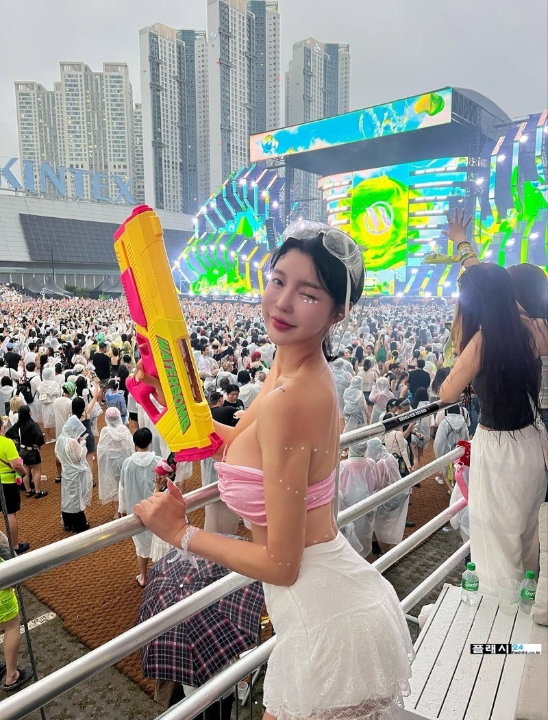 워터밤의 그녀 최인혜 인스타-4