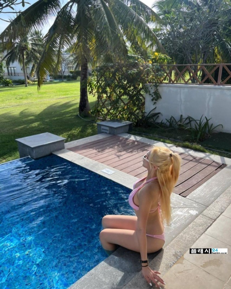 수영복입은 이진 치어리더-11