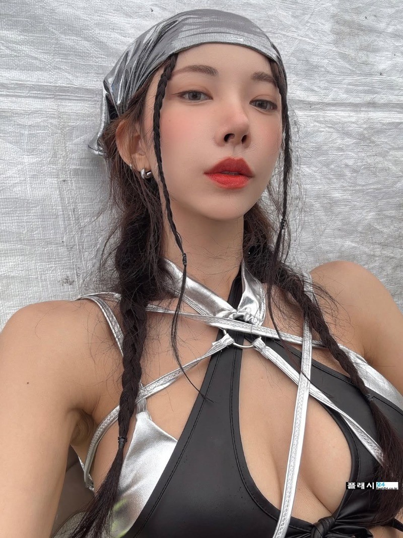 시선집중 니니 방콕 송크란-3