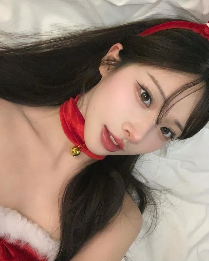 뭔가 성숙한 김채원 느낌 ㄷㄷ