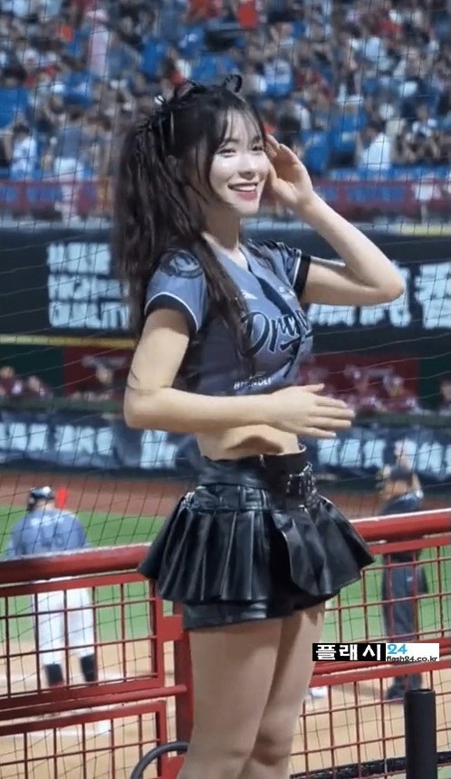 복근 자랑하는 이다혜 치어리더-8