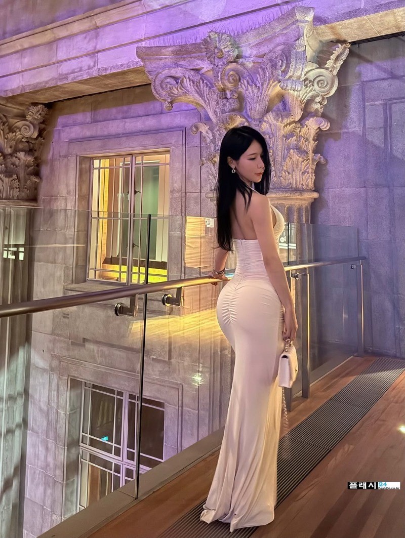 루시 박 아침부터 이러면 힘든데