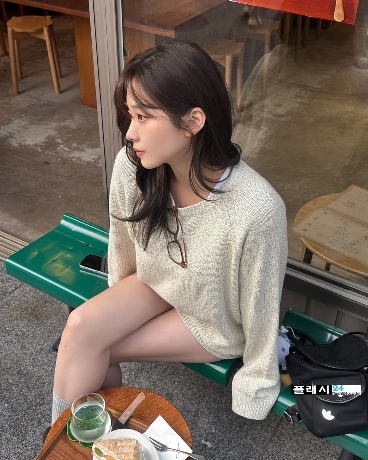 당연히 손이가는 허벅지-10