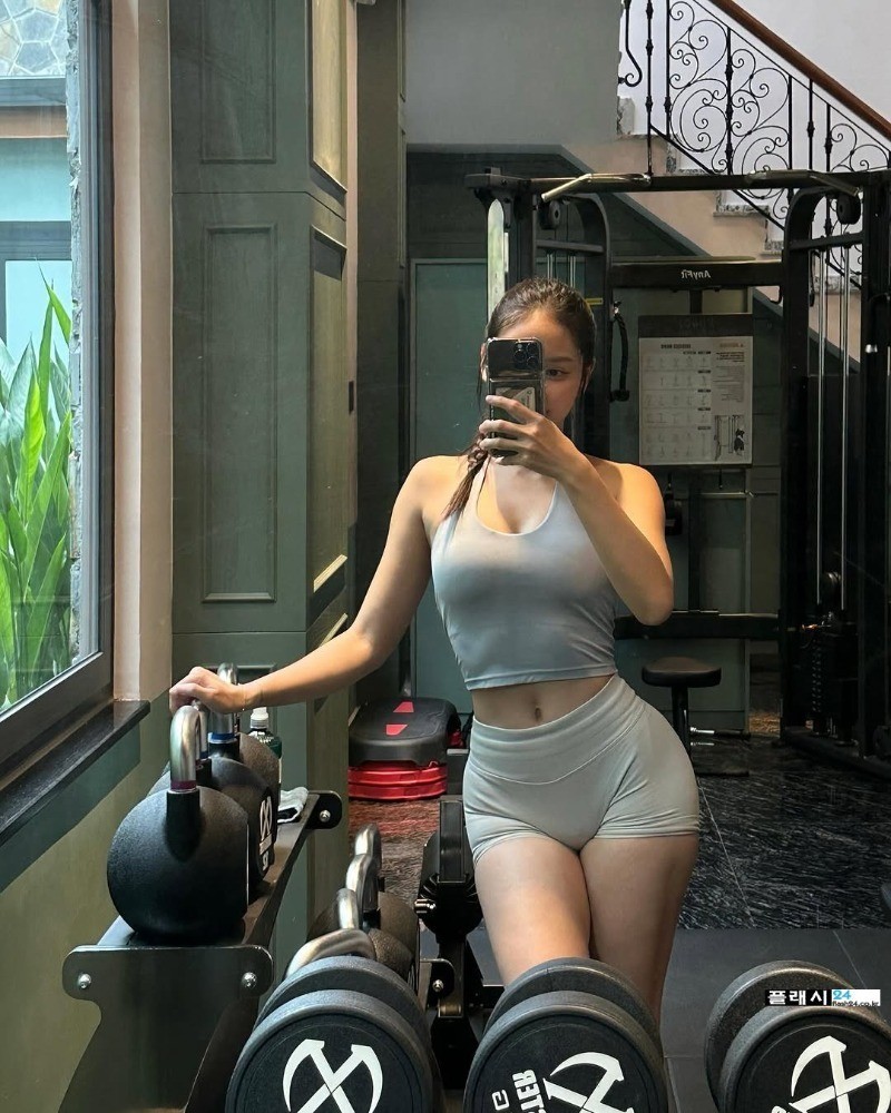 헬스장에서 설레게 하는 처자
