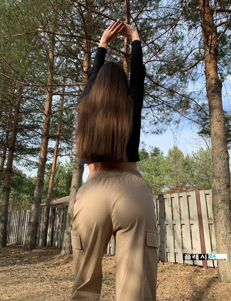요즘 인기있는 여자 바지 스타일-5
