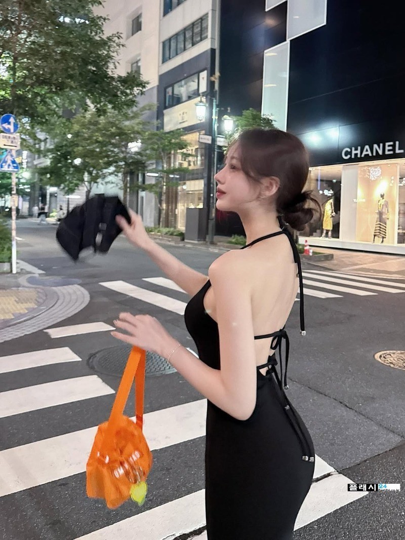여자들이 그렇게 부러워 한다는 아윤 골반 라인-5