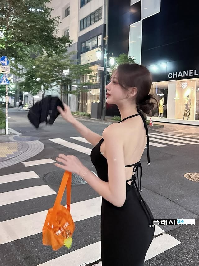 여자들이 그렇게 부러워 한다는 아윤 골반 라인-9