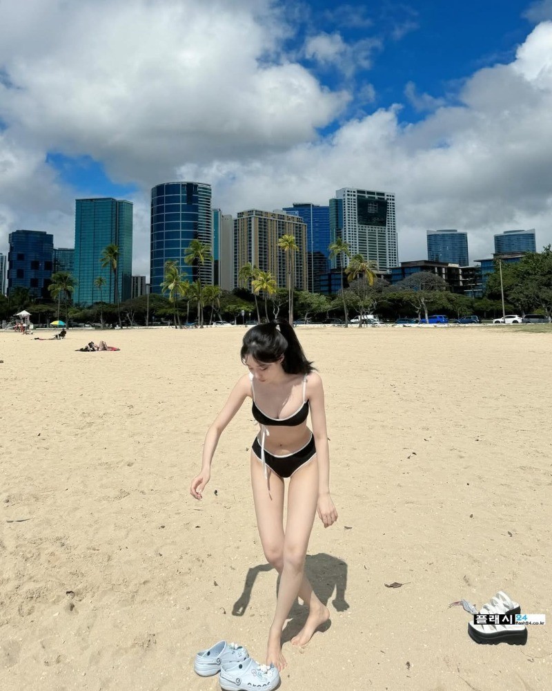 여자들이 그렇게 부러워 한다는 아윤 골반 라인-20