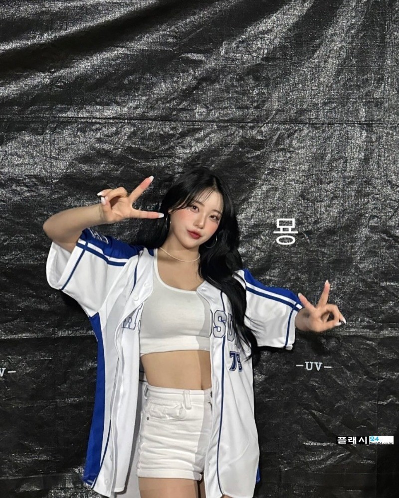 치어리더 유세빈 래시가드-2