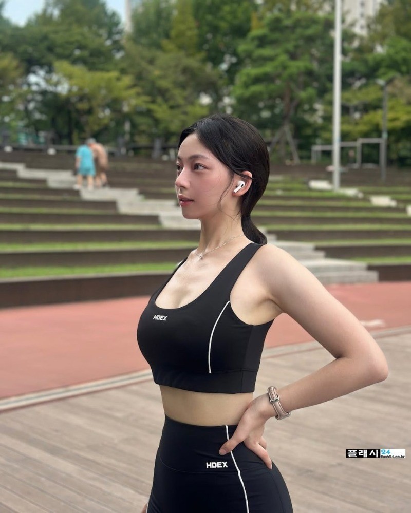 헬스 카리나 이주영 다롱 몸매-10