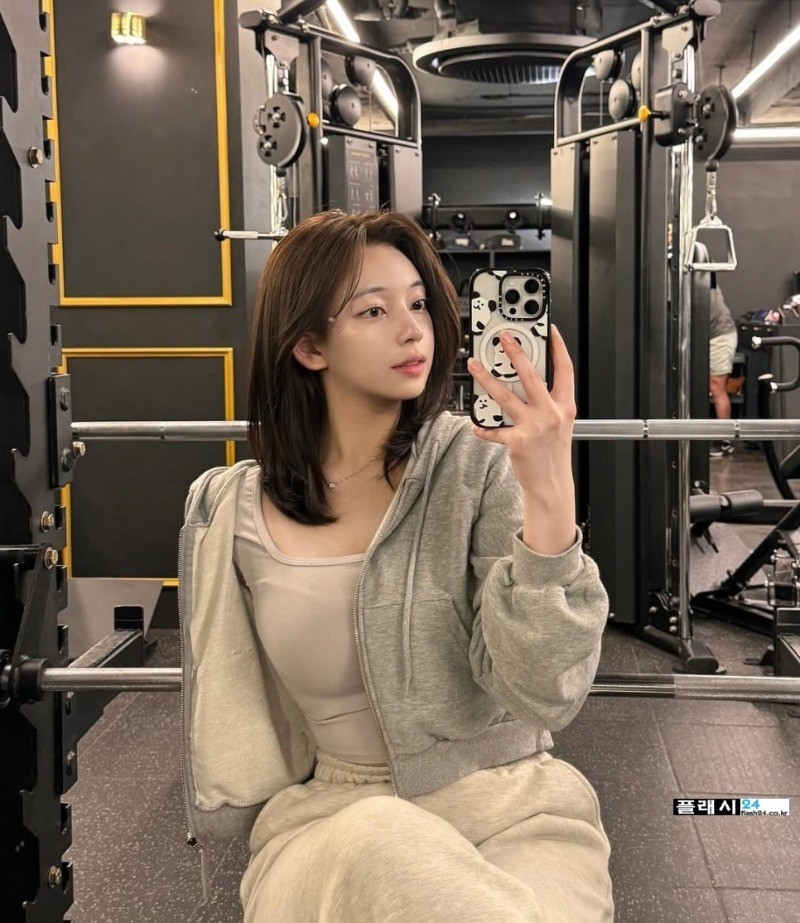 헬스 카리나 이주영 다롱 몸매-15