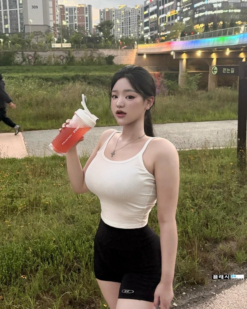 해변 골반녀 배유빈-8