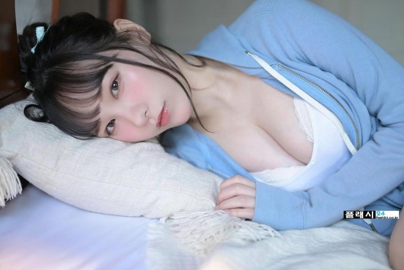 끼가 다분한 버스 가이드 출신 무라카미 유카-11