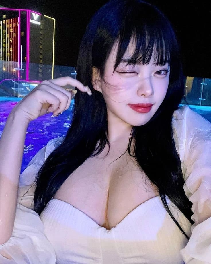 노출 안하면 더 야해보이는 육체-5