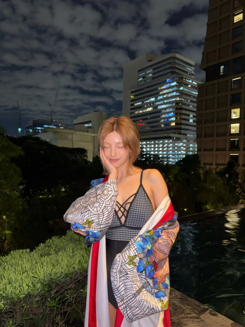 있지 예지 수영복